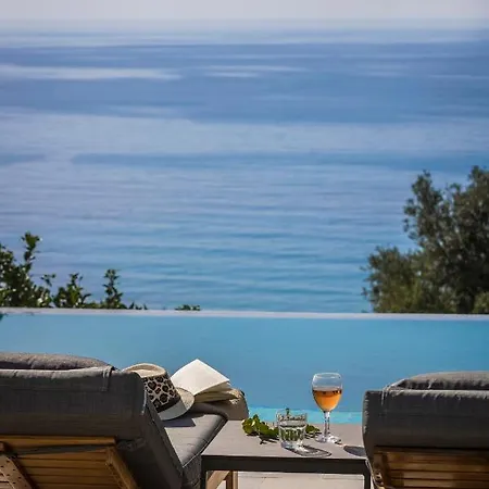 Luxury Kefalonia فيلة